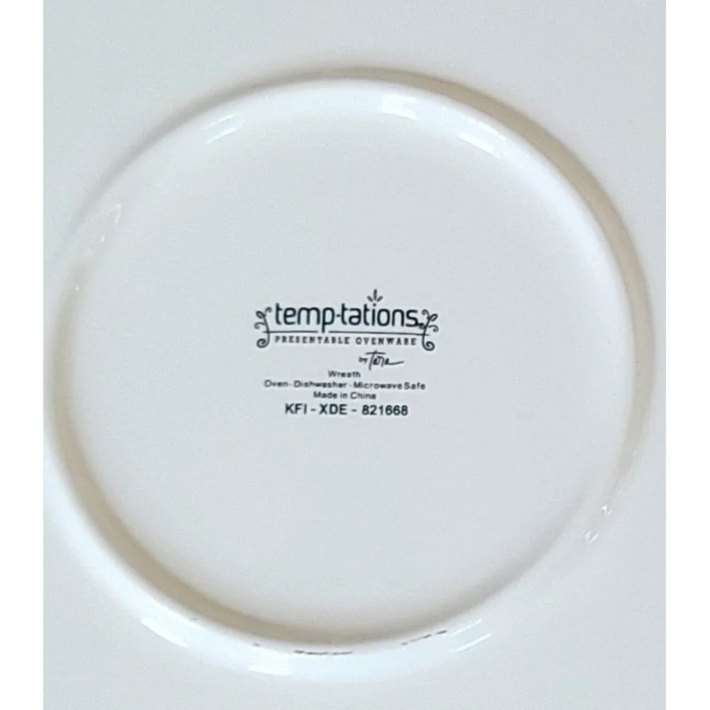 Temptations Presentable Ovenware Holiday Fluted Bundt Pan w Tray Ceramic Holiday